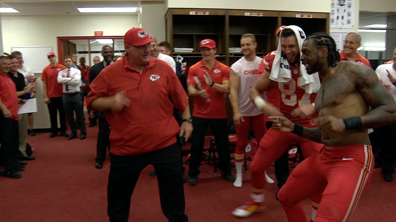 WATCH: Andy Reid and Travis kelce Danced to Micheal Jackson Song in an Amazing way in the Chiefs Dressing room with a Break Dance after Chiefs 17-10 win against Baltmore Ravens