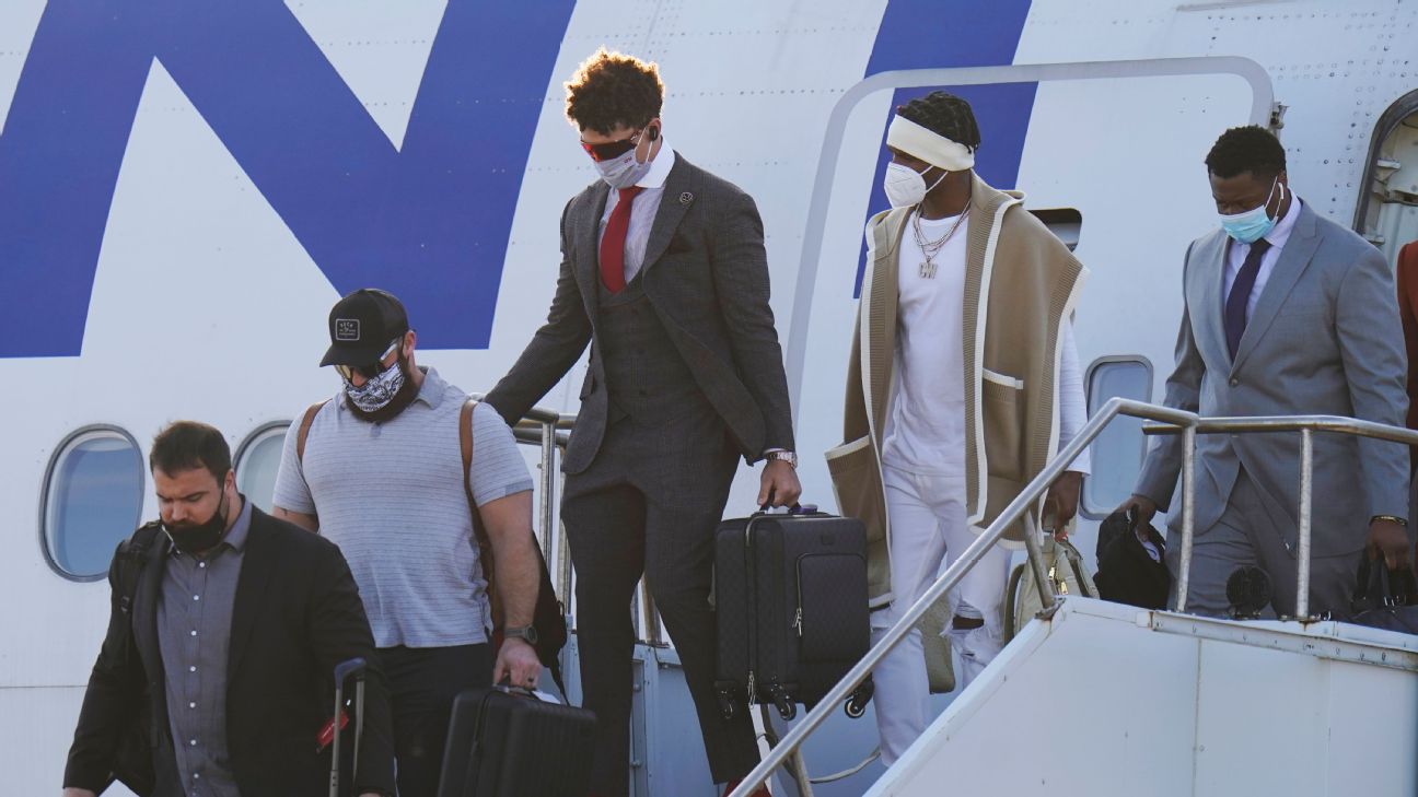 Travis Kelce and the Kansas City Chiefs land in Baltimore, Maryland ahead of game vs. Ravens… with Taylor Swift expected to be at M & T  Bank Stadium