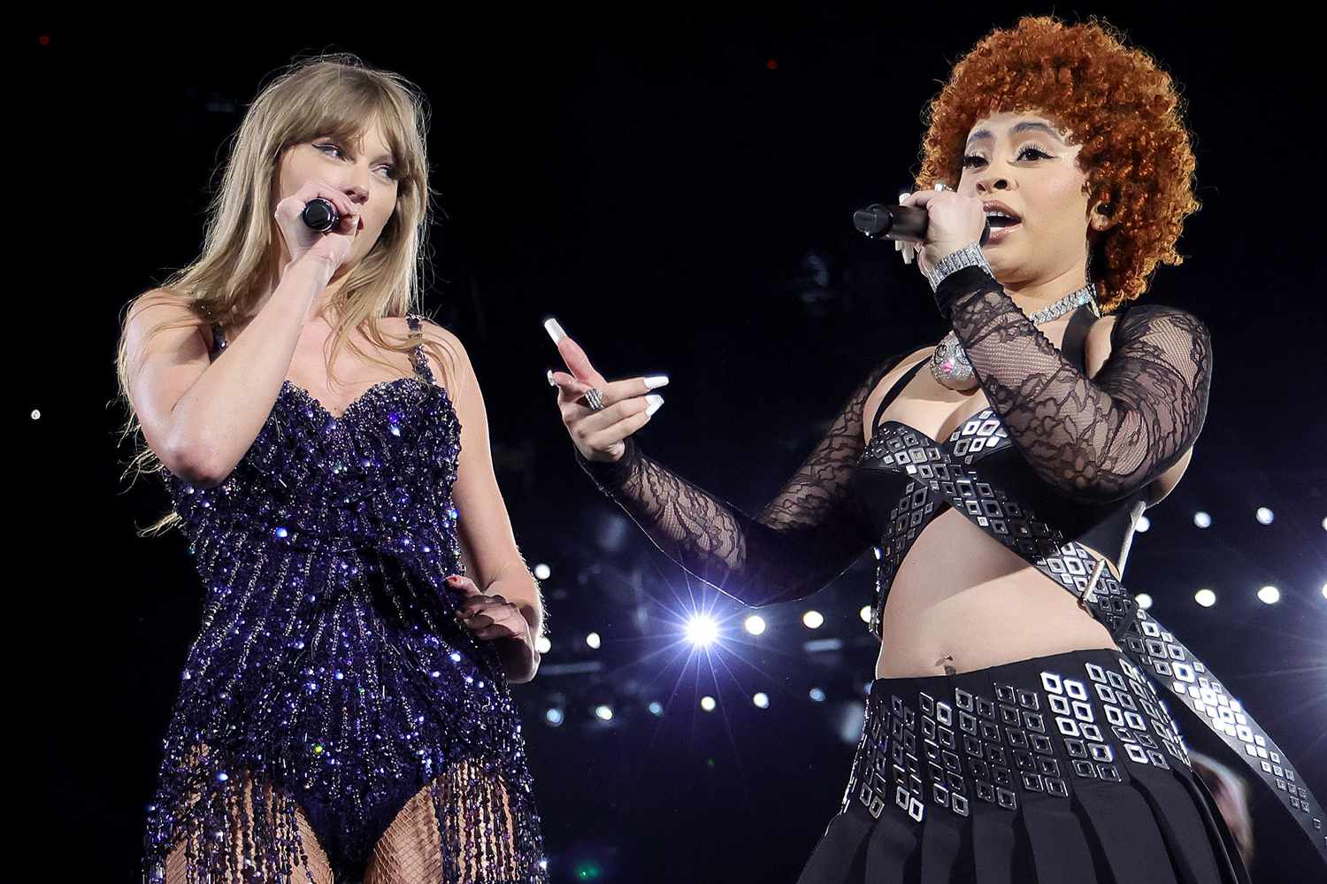 In an electrifying moment that left fans in awe, pop icon Taylor Swift was joined on stage by the legendary Ice Spice during her third night concert in Sydney