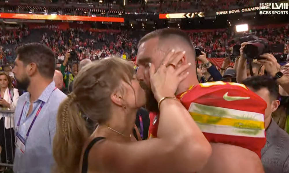 Internet reacts as the chiefs star tight end Travis finally pops the question to Taylor swift! Will you marry me? Wow!!!